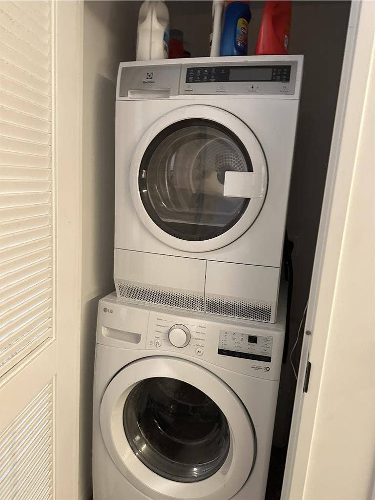 Urgent Sublet near Columbia