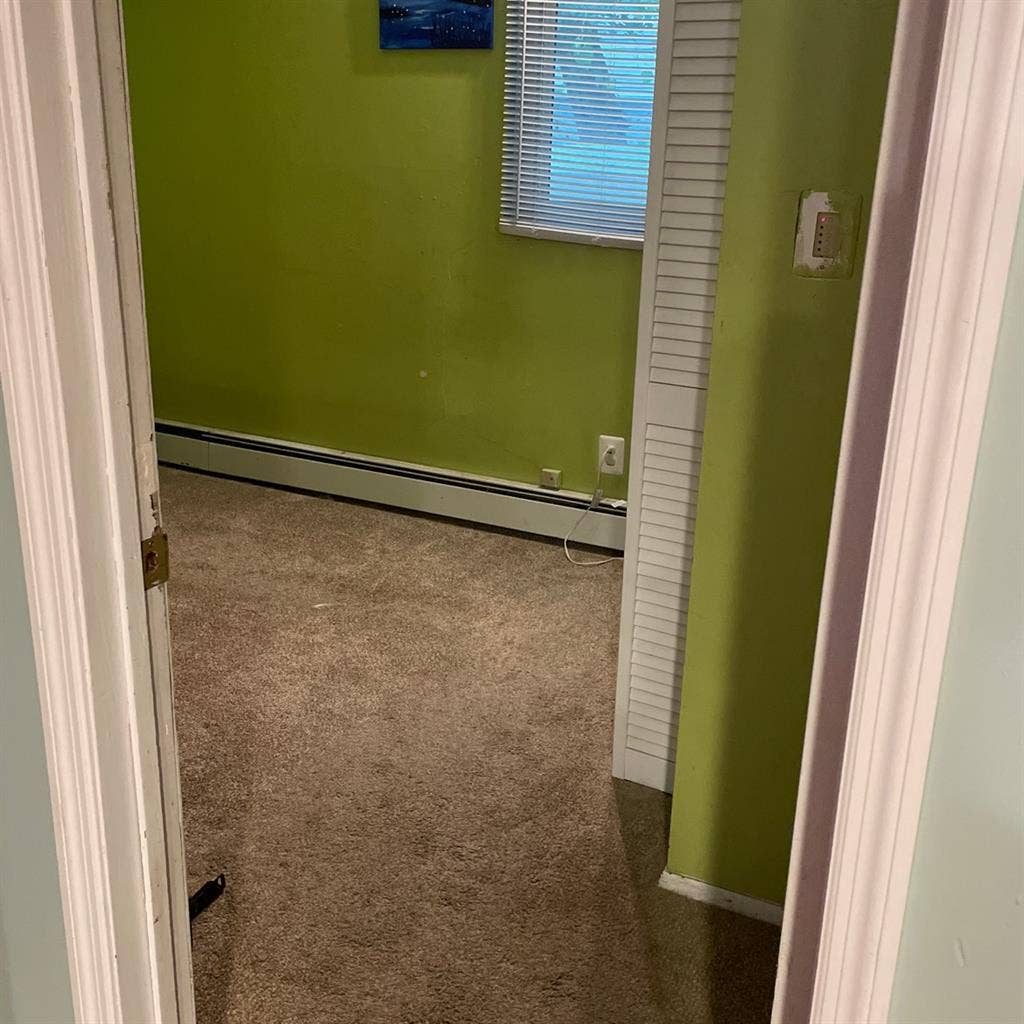 Room to rent in a house