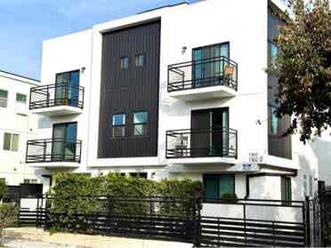New spacious townhome in Koreatown