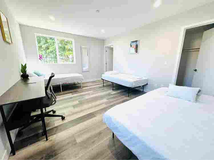 New spacious townhome in Koreatown