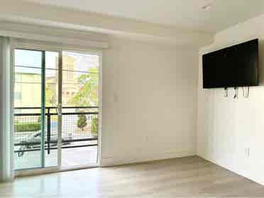 New spacious townhome in Koreatown