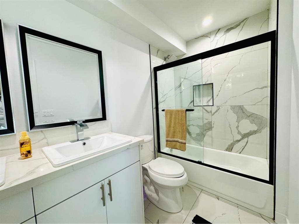 New spacious townhome in Koreatown