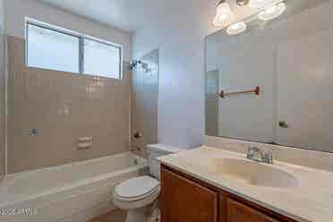 Room For Rent in Glendale