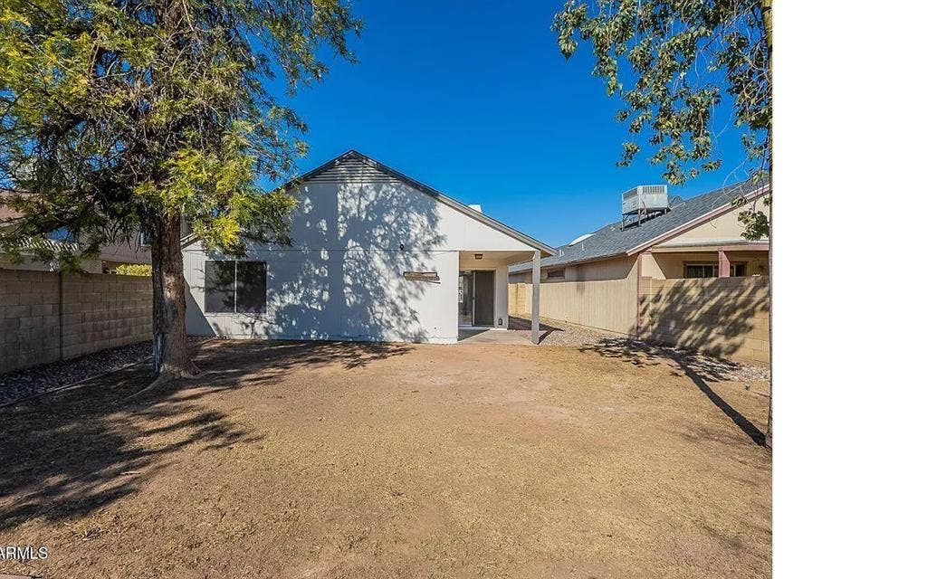 Room For Rent in Glendale