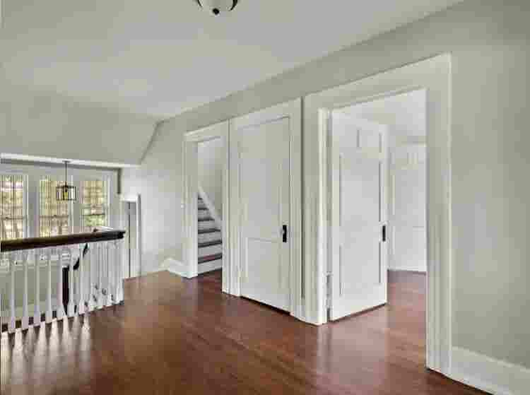 Seeking Female Roommate