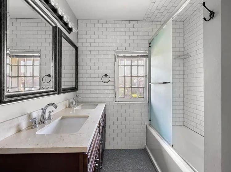 Seeking Female Roommate