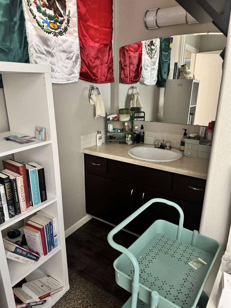 Looking for roommate!
