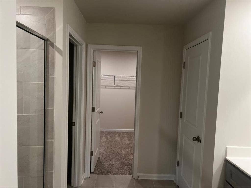 Beautiful End Unit Townhouse Rent