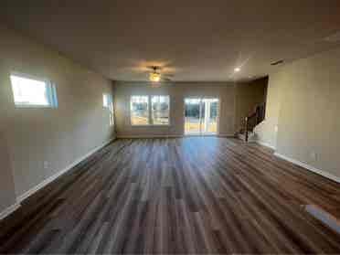 Beautiful End Unit Townhouse Rent
