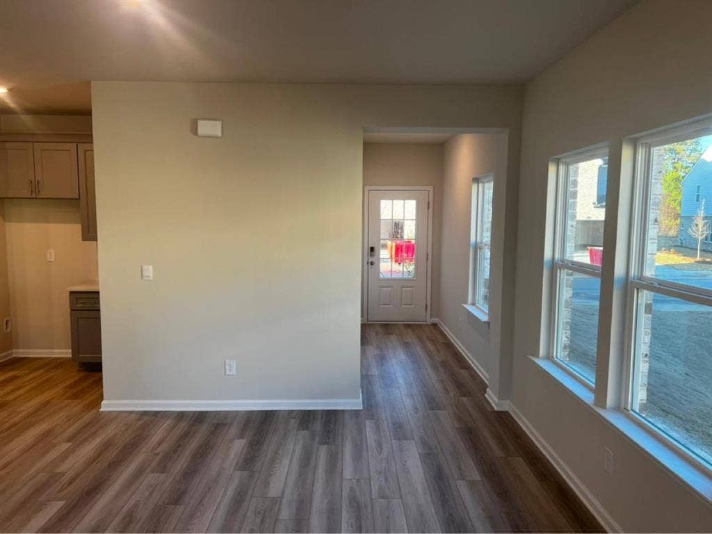 Beautiful End Unit Townhouse Rent