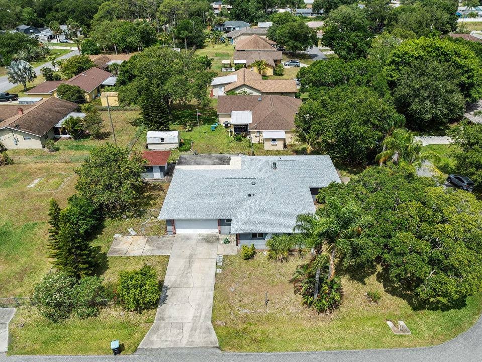 🏡 Co-Living in Palm Bay!