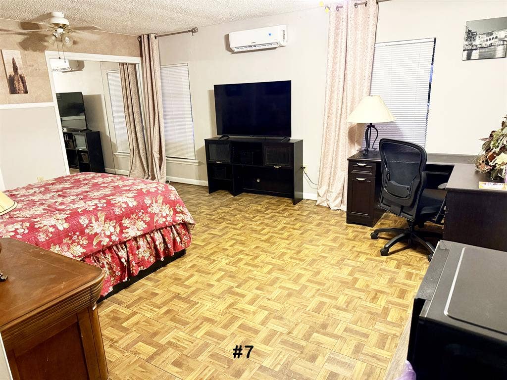 🏡 Co-Living in Palm Bay!