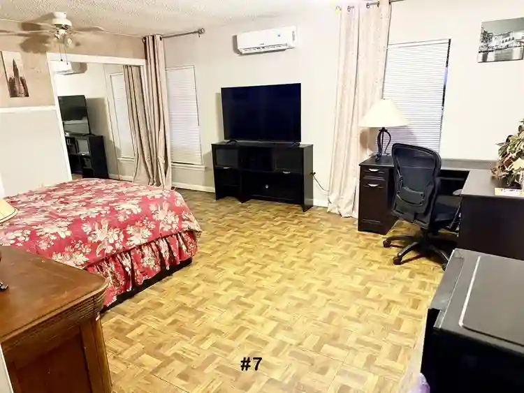 🏡 Co-Living in Palm Bay!