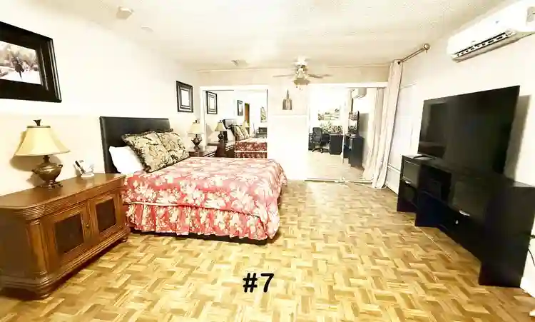 🏡 Co-Living in Palm Bay!