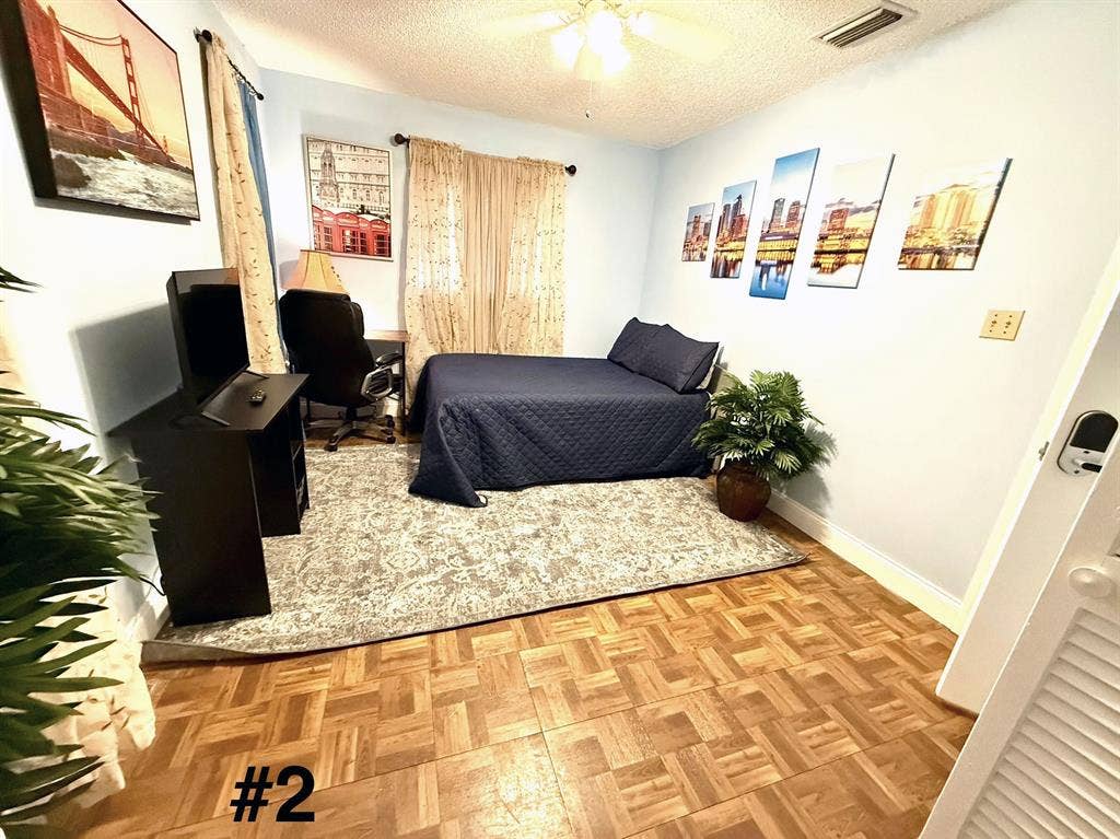 🏡 Co-Living in Palm Bay!