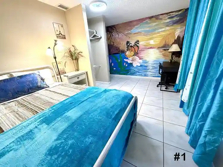 🏡 Co-Living in Palm Bay!