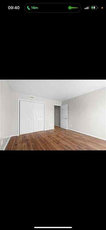 ROOM TO RENT IN HAMPTON