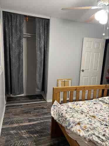 Cozy Room in a Friendly Home