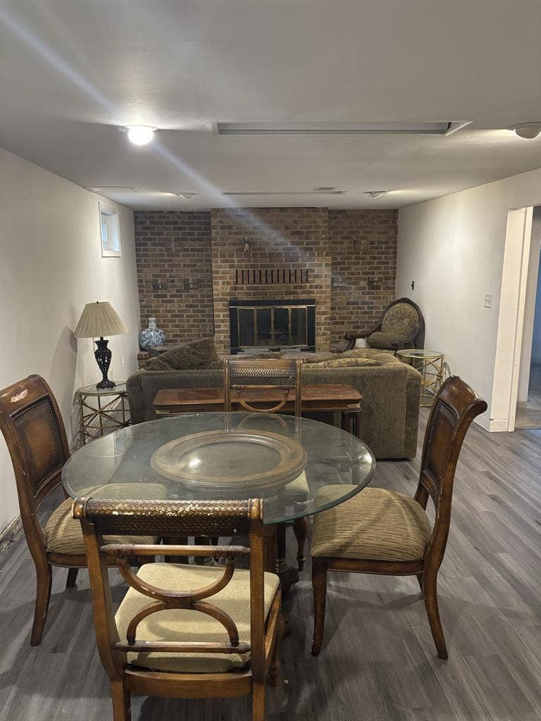 Room & Living Room for rentt