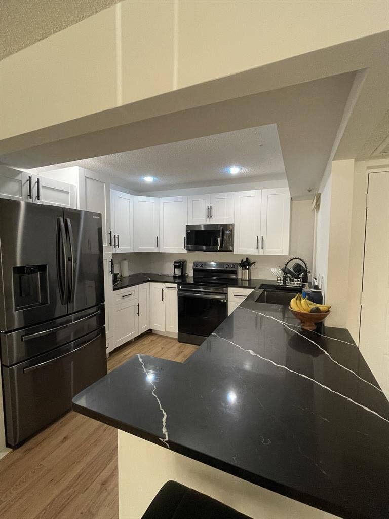 Looking for a roomate