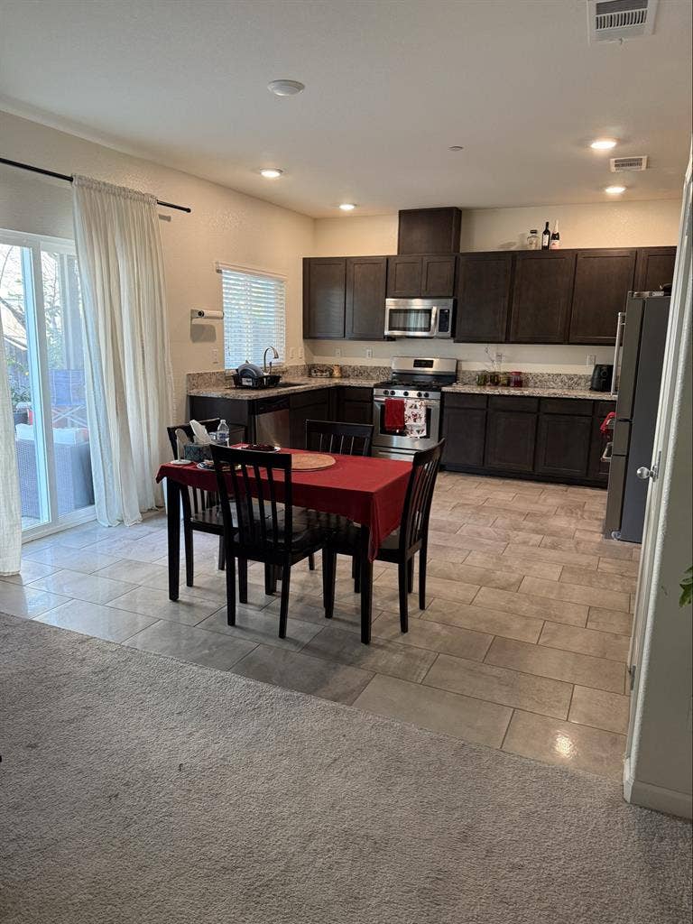 Large Master Bedroom w/Private Bath