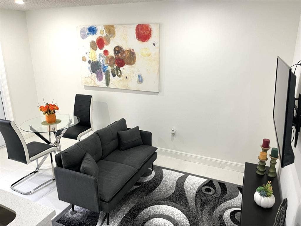 Fully furnished utilities included