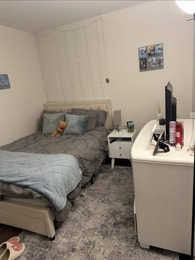 Looking for a 3rd Female Roommate!