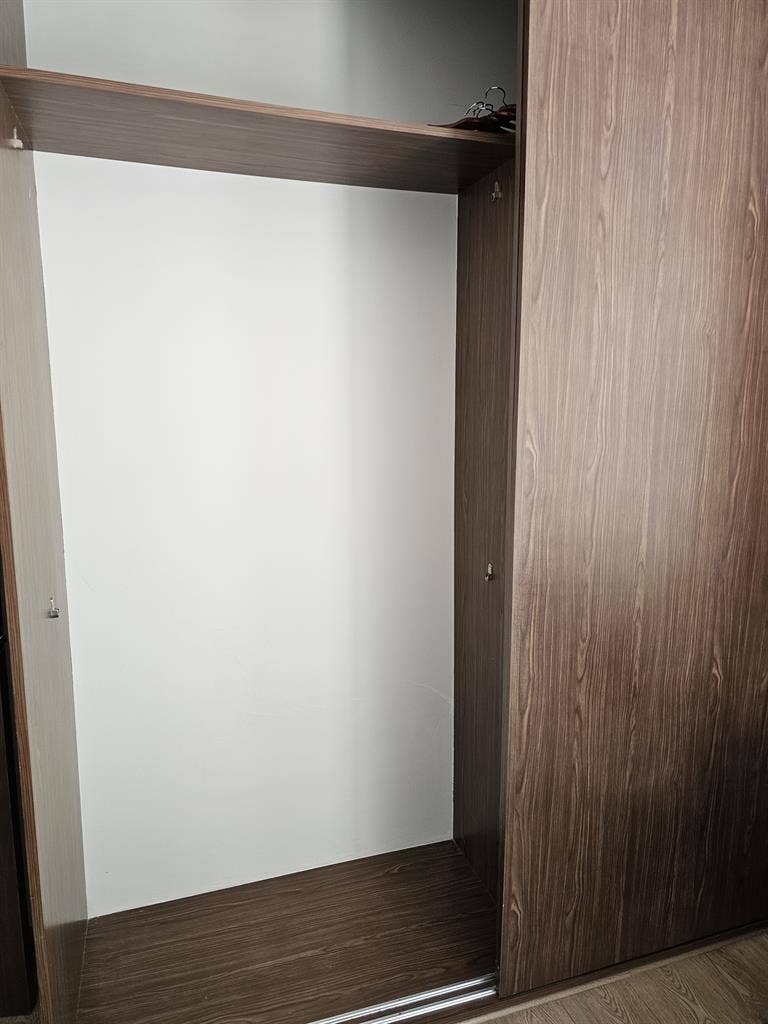 Habitación amueblada c bañó propio.