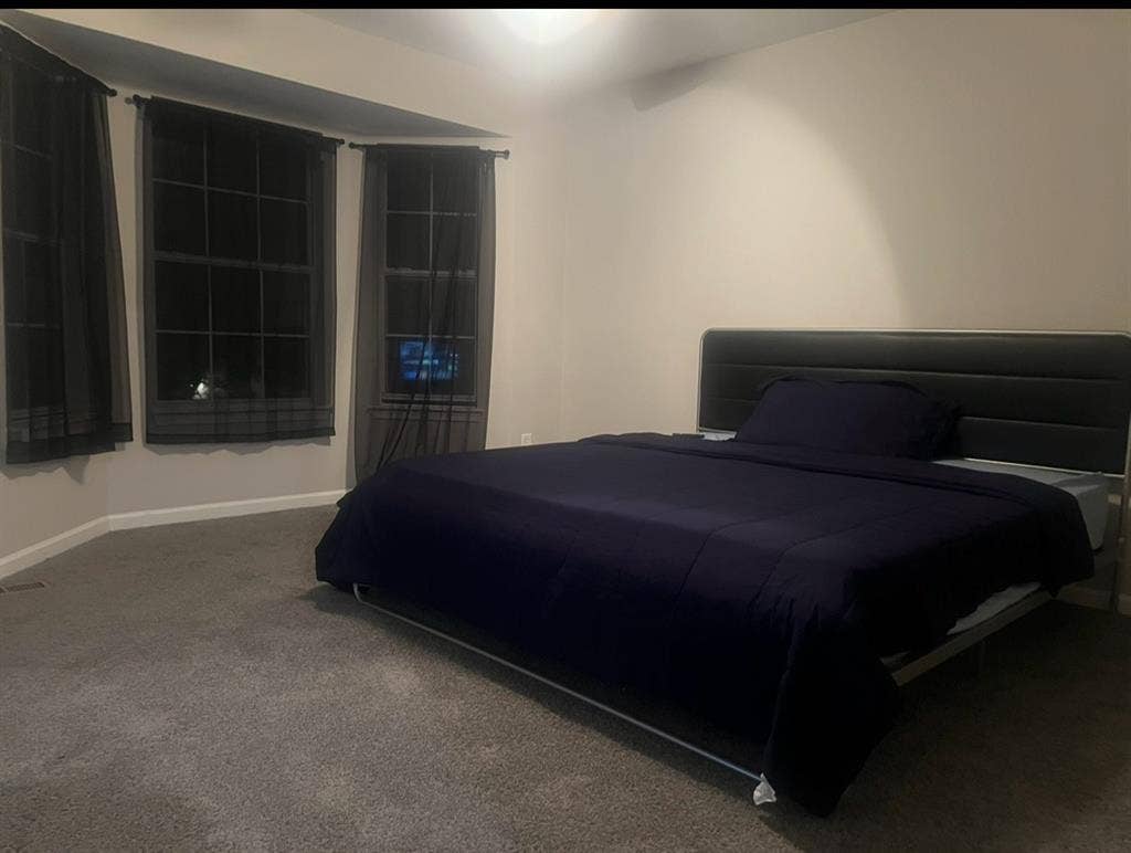 Large and spacey master bedroom