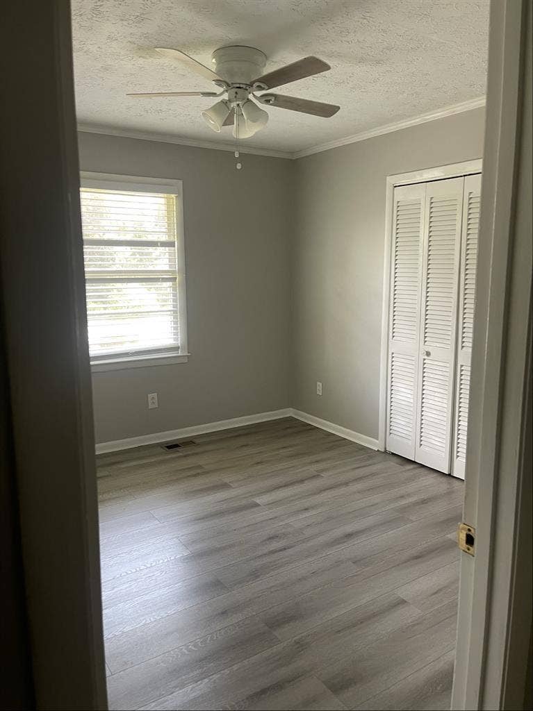 Room for rent, price is negotiable!