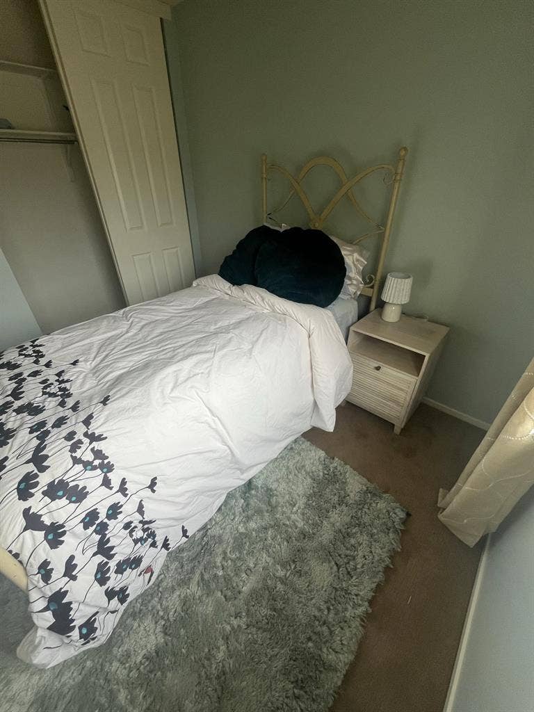 Female Roommate Only - Private Room