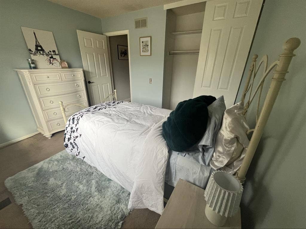 Female Roommate Only - Private Room
