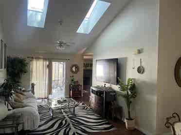 Housemate(s) needed!