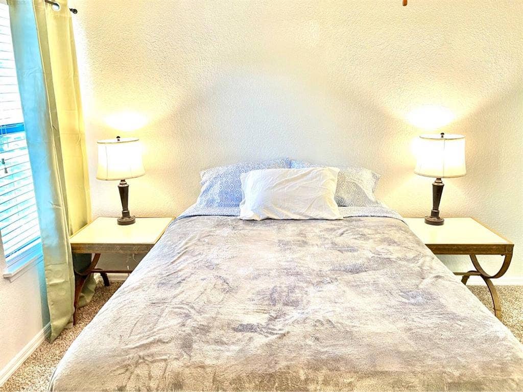 Room # 1 Mins to Daytona Beach
