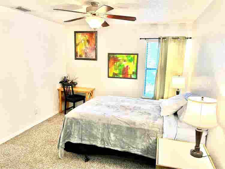 Room # 1 Mins to Daytona Beach