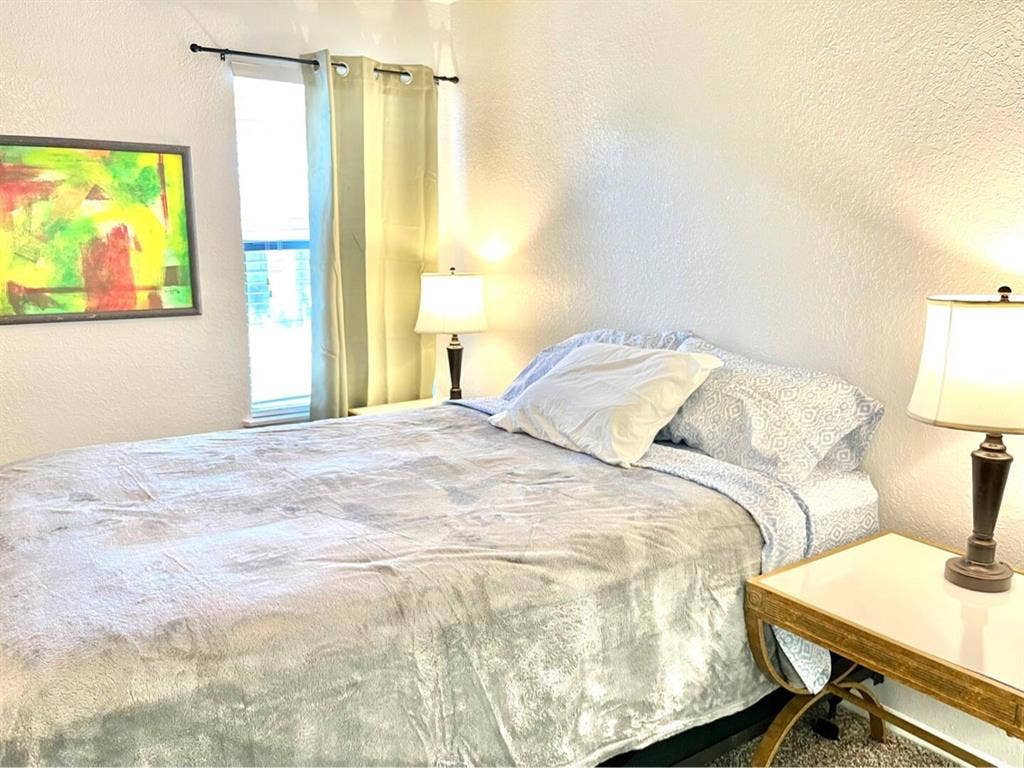Room # 1 Mins to Daytona Beach