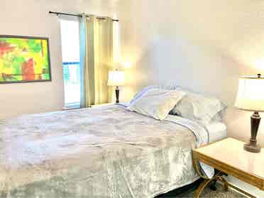 Room # 1 Mins to Daytona Beach