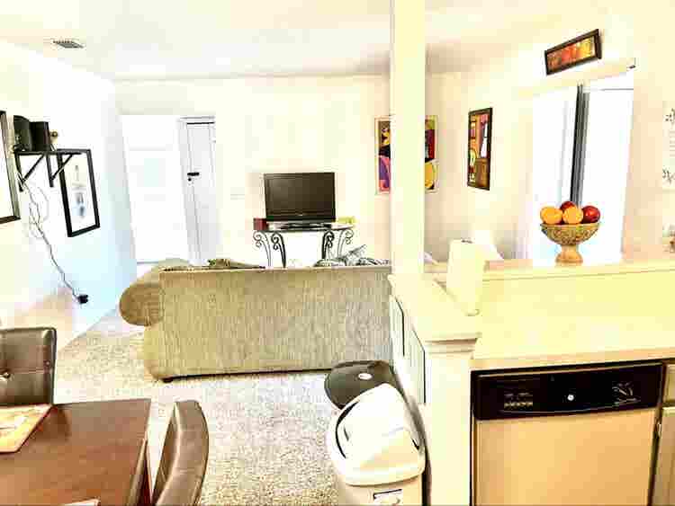 Room # 1 Mins to Daytona Beach