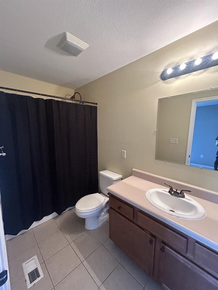 Private room and bathroom for rent