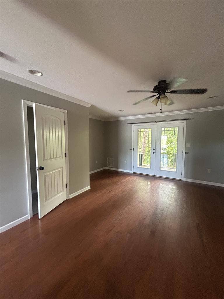 Private room and bathroom for rent