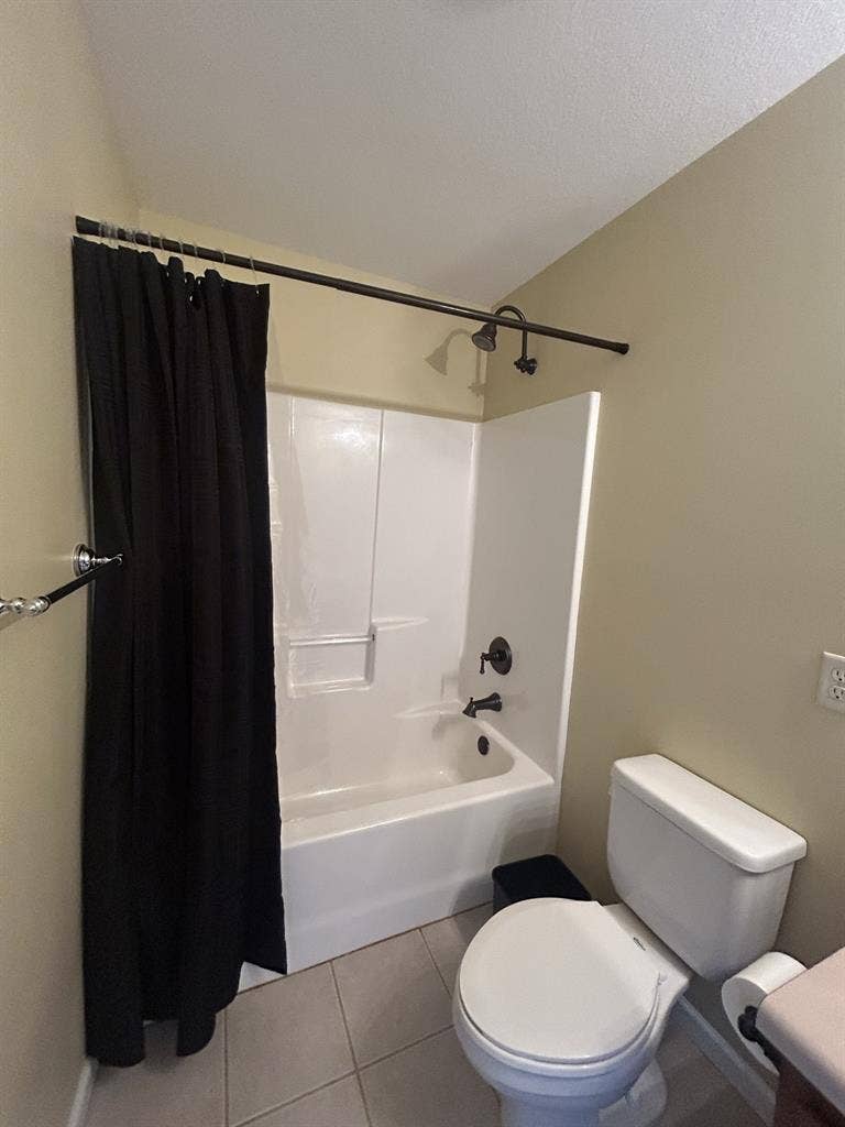 Private room and bathroom for rent