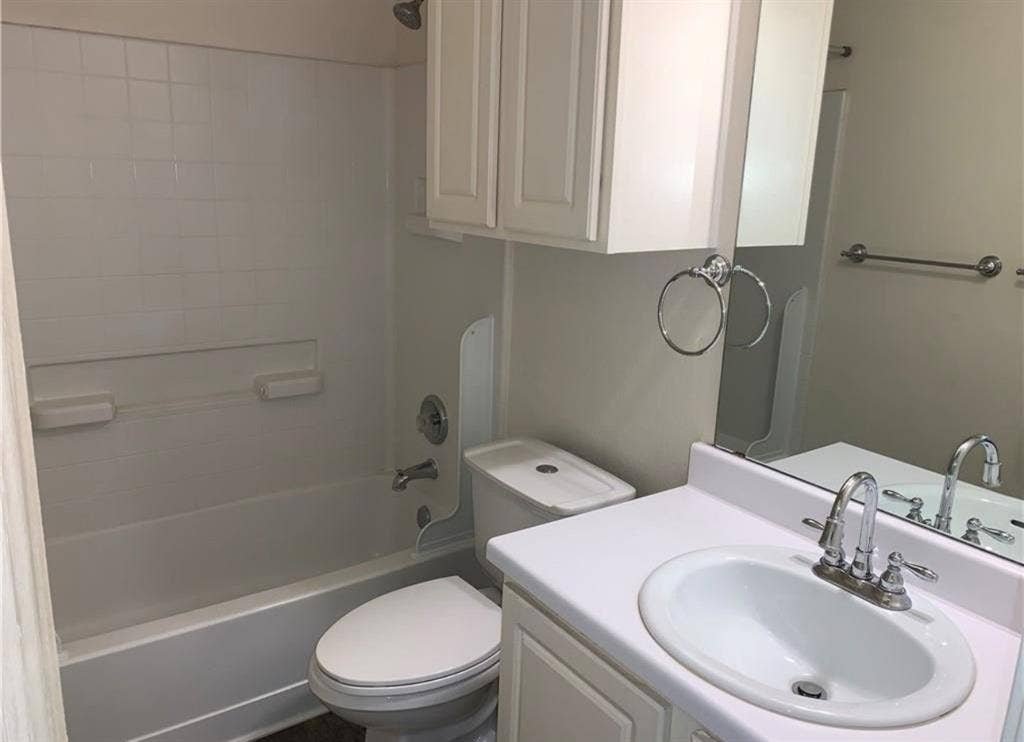 2 separate Rooms for rent in house