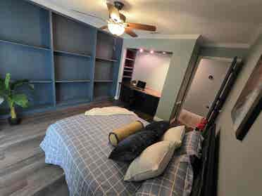 FULLY FURNISHED UTILITIES/WIFI POOL