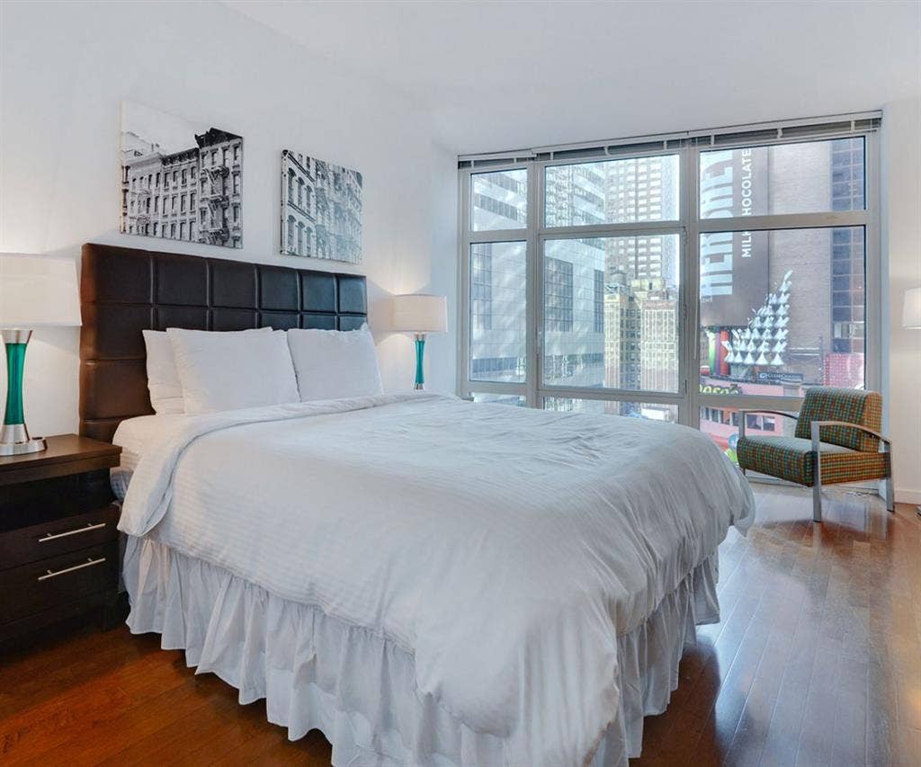 ✨Sapcious Furnished Sublet Midtown✨