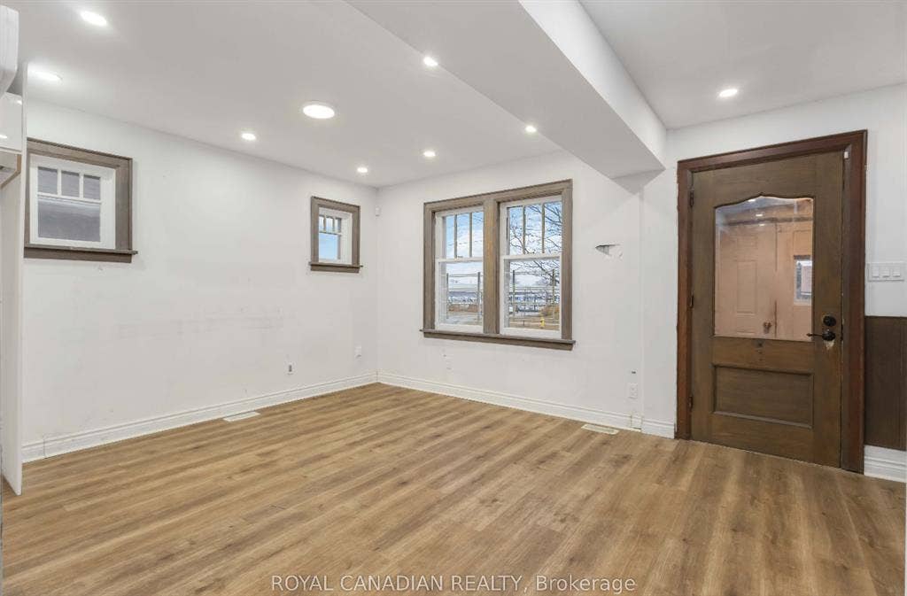 Rooms or House for Rent