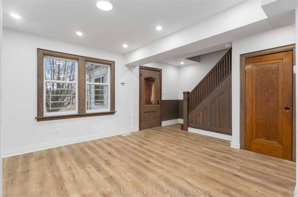 Rooms or House for Rent