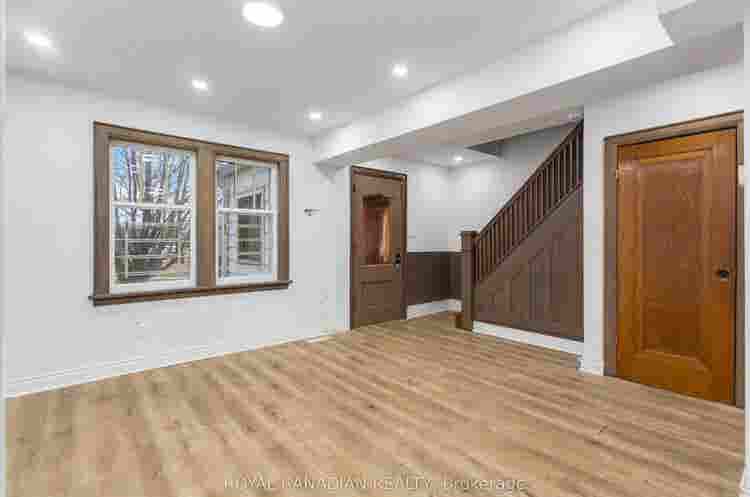Rooms or House for Rent