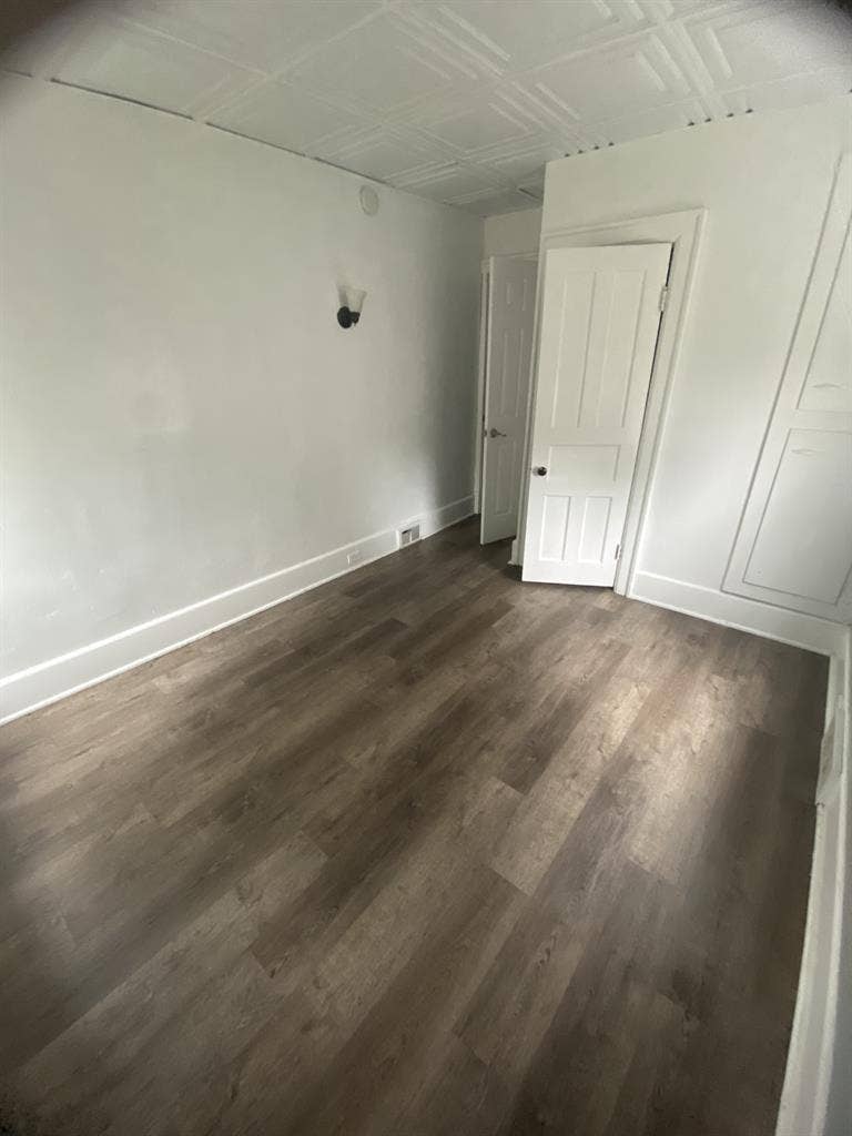 Need Roommate ASAP (women only)