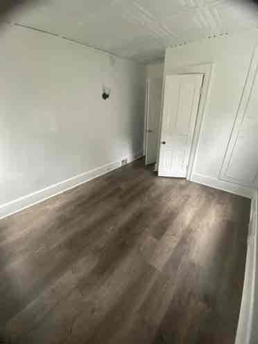Need Roommate ASAP (women only)