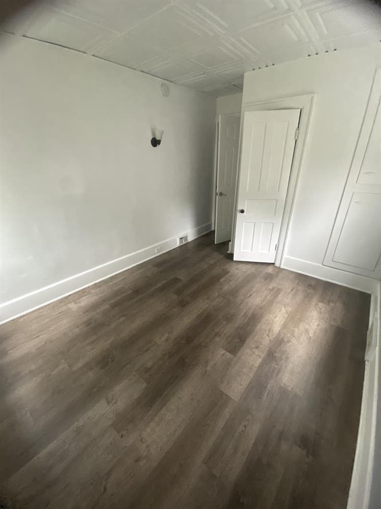Need Roommate ASAP (women only)